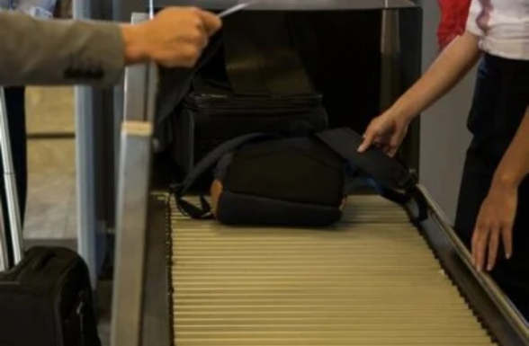 Խուլիո Իգլեսիասը ձերբակալվել է Դոմինիկյան Հանրապետության օդանավակայանում՝ ճամպրուկներում 40 կգ սննդի պատճառով